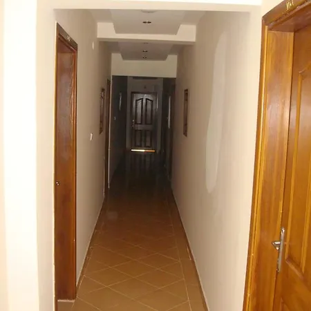 Besik Ξενοδοχείο 3*