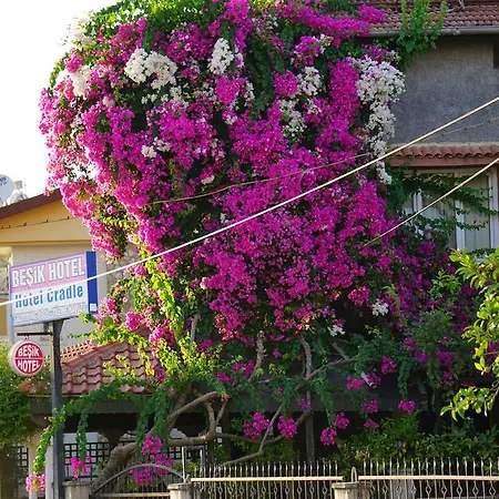 Ξενοδοχείο Besik